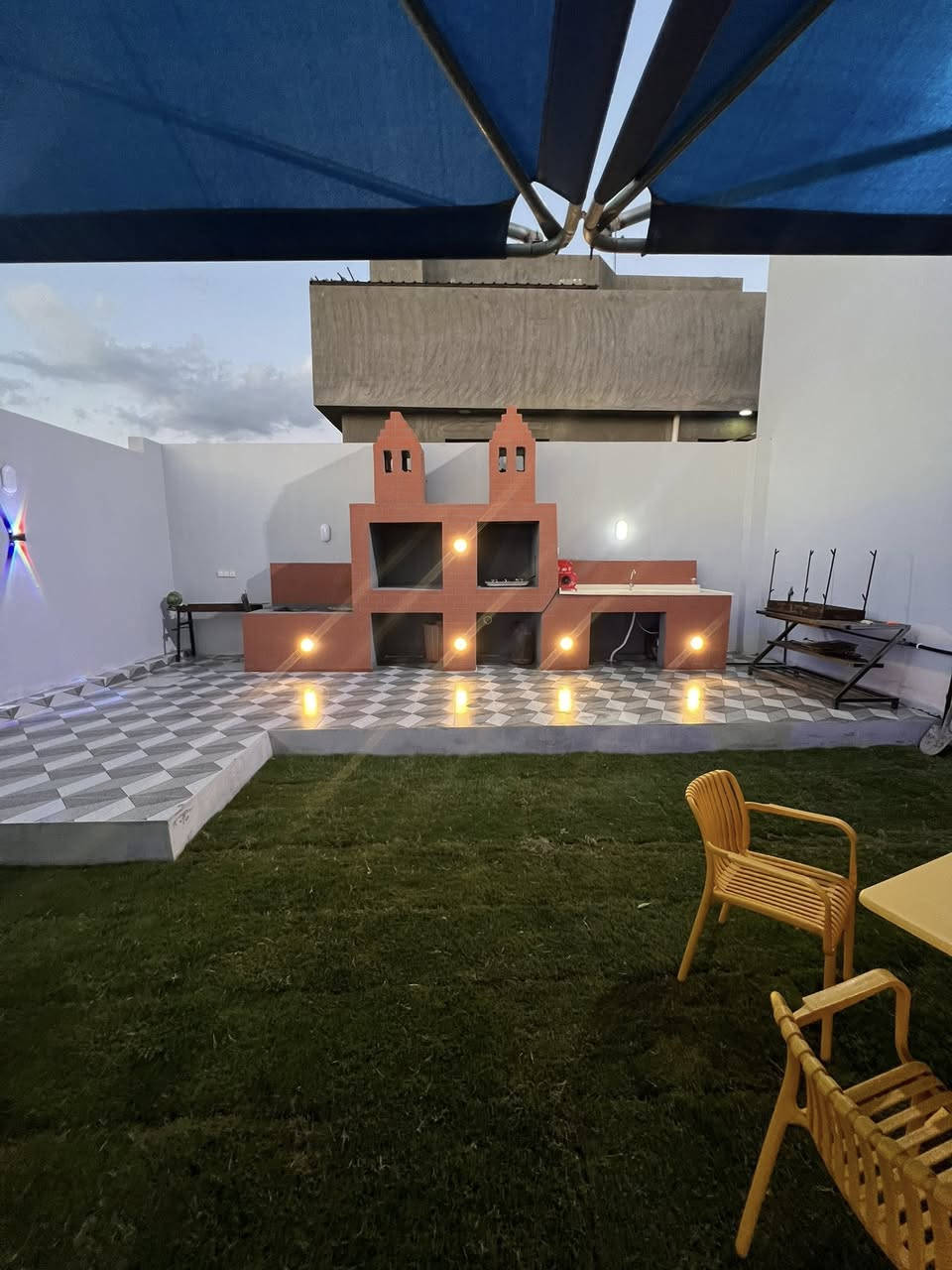 🌴Fiona Resort - منتجع فيونا
-منتجع حديث ومتكامل

- مسبح كبير

-مسبح اطفال

-صالة كبيرة مؤثثة ومكيفة 

-غرفة نوم زوجية 

-غرفة ثانية تحتوي على آسرة عدد (٣)

-مطبخ مجهز كامل ومكيف

-حمام خارجي شرقي وغربي

-منطقة الباربكيو متكاملة للشواء

-العاب للكبار (بليارد + فيشة)

-العاب اطفال متعدده (٥) العاب

-شاشات عرض عدد ٢ داخلية وخارجية 

-جلسات في الحديقة للاسترخاء

- شلال داخلي وخارجي

-طاولات طعام عدد (٤)

-كهرباء مستمرة ومتواصلة 24 ساعة

-كراج سيارات داخلي 

-انترنيت

يوجد خدمة توصيل للمنتجع  ليصلك كل ماتحتاجه لداخل المنتجع على مدى 24 ساعة

 العنوان : محافظة صلاح الدين- قضاء بلد خلف شارع الفرات.

***********
