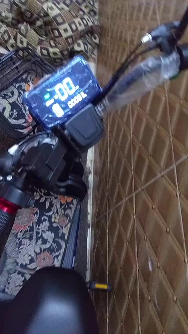 سلام عليكم جراجه شحن صار يومين من خذته بيع 250الف بيه مجهال لو اروس بايراني توصلةعل فيس لو عل رقم ***********
