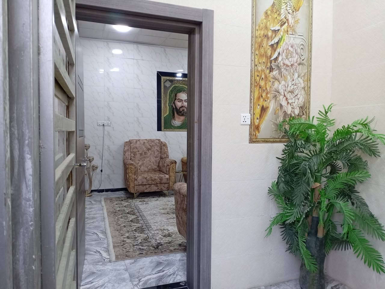 عن  دار  للبيع طابو زراعي  …🏠 لموقع:البكرلي الثالثه  قرب شارع 100 المساحه:200م بناء مع 100معزوله المساحه الكليه 300م✅ 
كافه الخدمات تبليط مي كهرباء نت ضوئي مجاري 
يحتوي علا غرفتين ومطبخ حار وبارد وهول وستقبال معزول ومررات
وحديقه وكراج وصحيات داخليه وخارجيه
🚫🚫🚫بناء حديث 2025🚫🚫🚫 يرهم مراوس✅
 ✳✳السعر 133وبي مجال بسيط بنسبه للمنطقه مناسب جداا✳✳
✨ فرصة ذهبية للباحثين موقع مميز جداً .📩 للتفاصيل أكثر تواصل خاص *********** 🔹  ***********او مراجعه المكتب  في البكرلي موقف دانه مقابل  ابو توحه  لمن لديه عقار ويرغب في العرض (طابو صرف / زراعي / تجاري) للبيع أو الإيجار،  ارسال تفاصيل واتساب نوفر لكم خدمات:• التسويق 📢 • التعقيب 📝• ♻️ #موقع_مميز_جدا 🏢 #عقار #عقارات_العراق #ترند #اكسبلور
