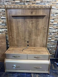 …للبيع ميز تلفيزون +ثريات عدد 2 + تاج بردات للاستفسار التواصل خاص او ع...