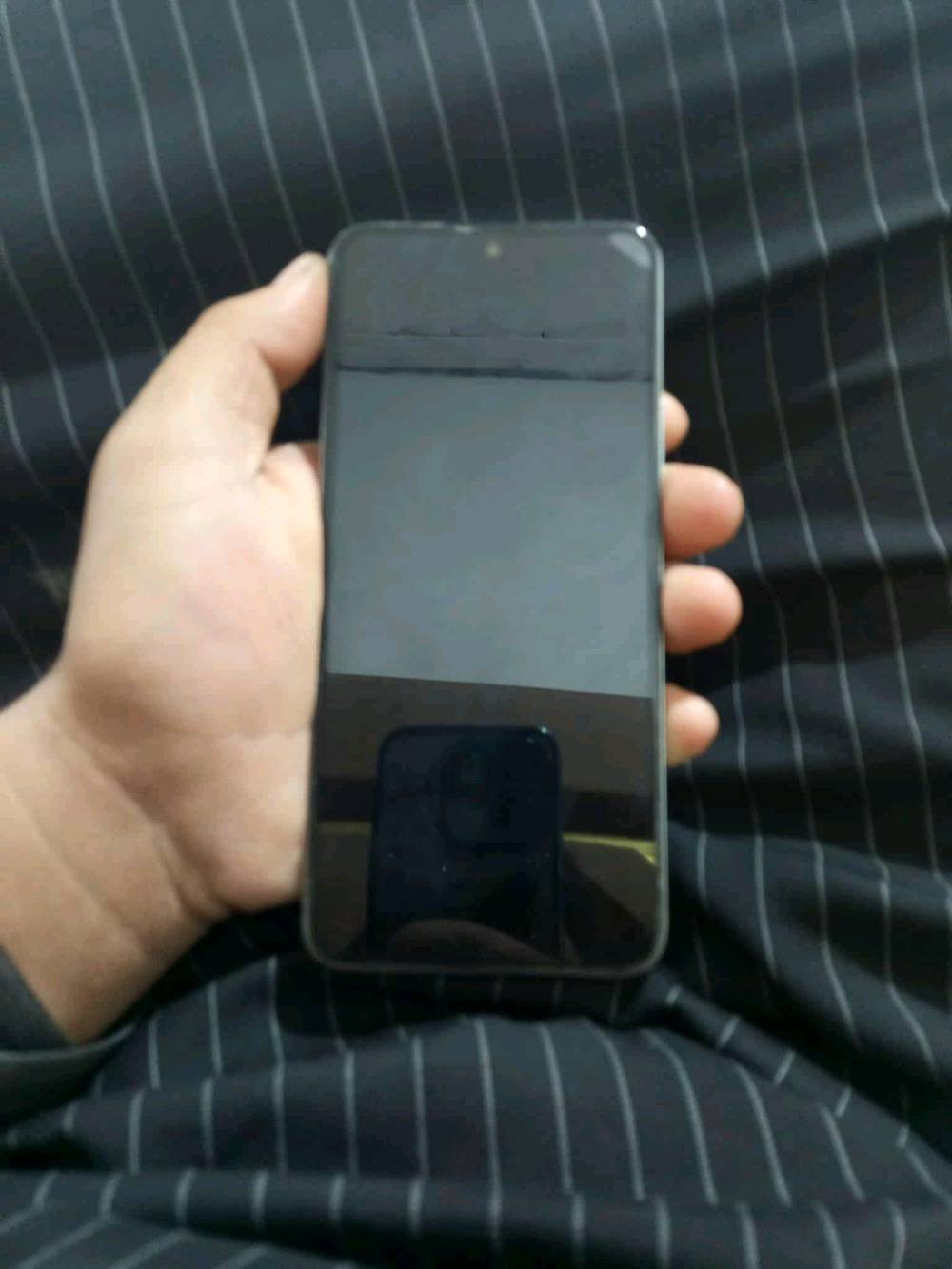 سلام عليكم جهاز هونر Honor X7C كامل لملحقات بعده بلضمان ذاكره256. داخليه8+8. ضد لماء وصدمات بمعيار في ايبي. مكاني رميثه او وركاء ومراوس يرهم هم. تواصل ع واتساب فقط