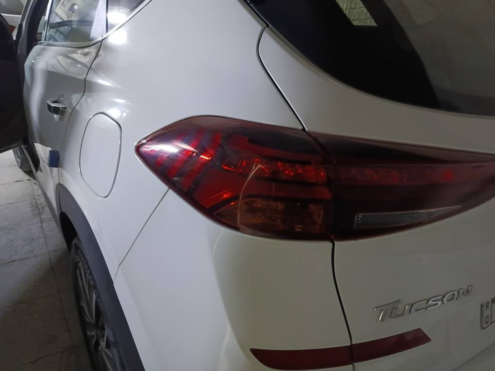 توسان 2020 ماشية 92 كفالة عامة حتى الدعاميات ماعدا ملاحظة بسيطة جدا شركة الكاصد علما السيارة باسمي رقم بغداد للتواصل على الرقم *********** بغداد, العراق
