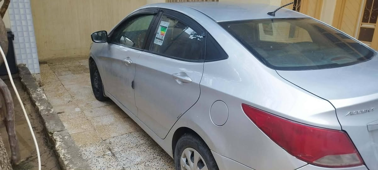 اكسنت خليجي 2016 ثلاث قطع صبغ بدون ضرر محرك 1600دوش كير توماتيك تبريد كلو شرط سنويه باسمي تنفذ 2030 السعر100
لااستفسار 
***********
