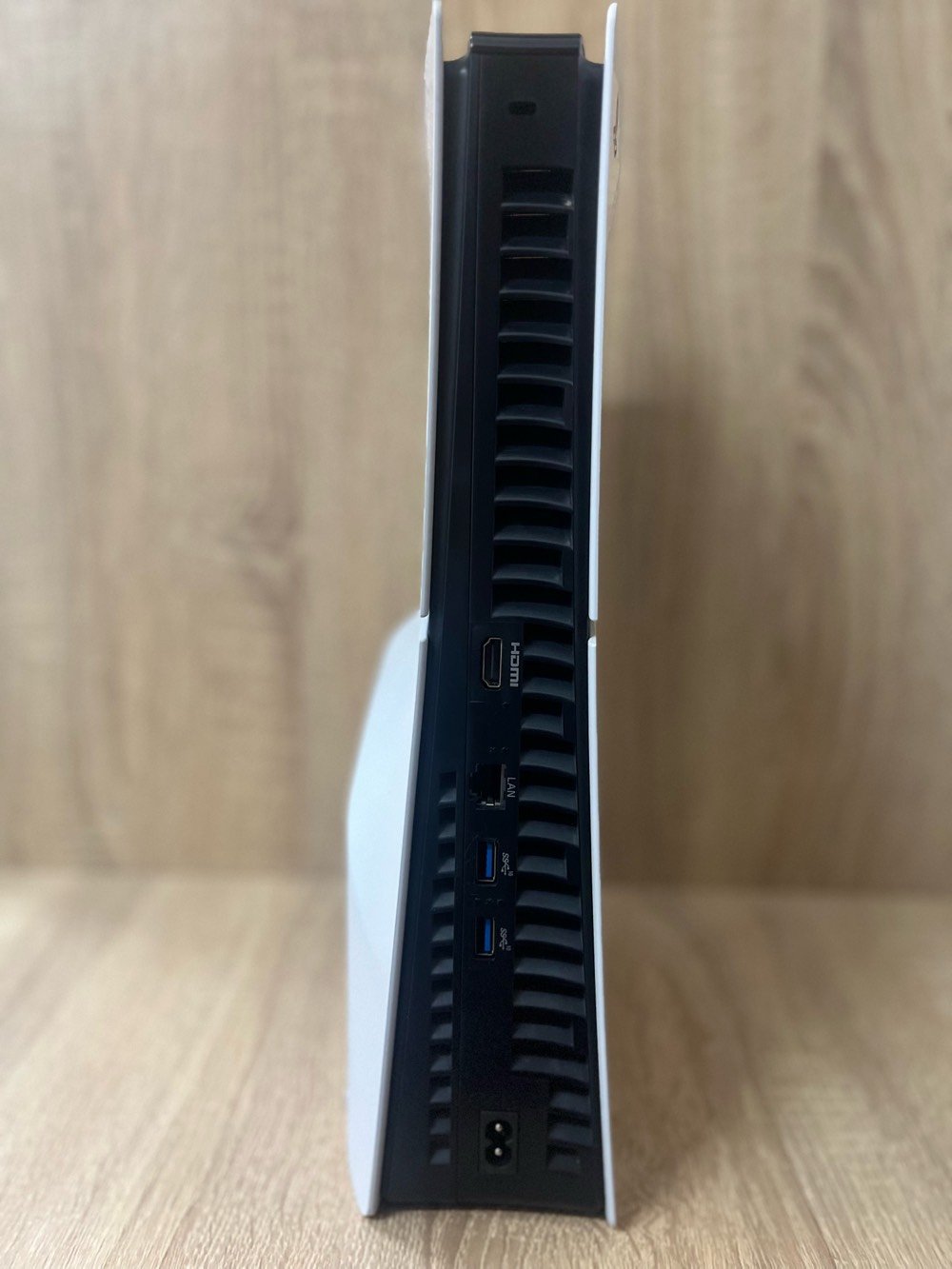 PS5
حالة الجهاز: جيد جداً - ممتاز
——————————————————
مدة الاستخدام: بحدود ١٠ أشهر - سنه
*انا صاحب الجهاز لست ابو محل*
——————————————————
سعر: ٦٤٠ الف <بي مجال>
——————————————————
موجود توصيل جميع المحافظات،
*التوصيل مجاني*
شنو وضع الجهاز؟ يعني هل هو جديد أو مستعمل؟: 
مستعمل نضيف جداً 
هل الجهاز يحتوي على أي خدوش أو دمار واضح؟: 
لا يحتوي على أي خدوش أو دمار 
شنو سعر الجهاز وهل تقدر تتفاوض على السعر؟: 
السعر ٦٤٠ ألف قابل للتفاوض