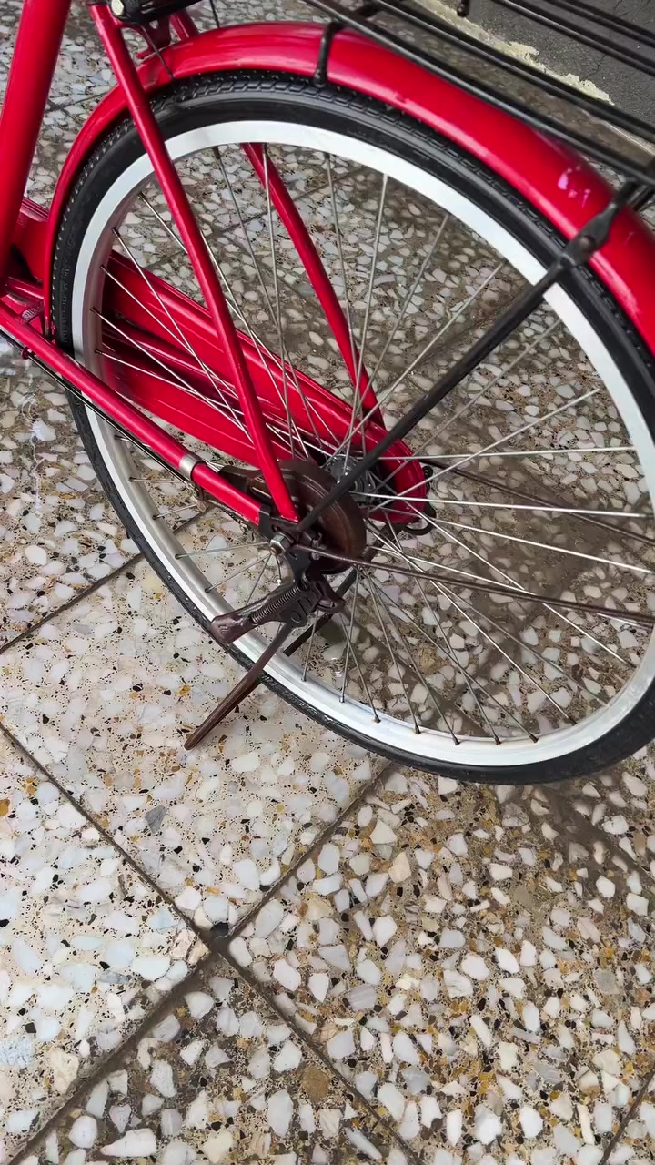 سلام عليكم باسكل لون اجمر بلادي الحجم 26 كامل ما بي نقص السعر 85 وبي مجال قليل العنوان السماوه 
الرقم ***********
