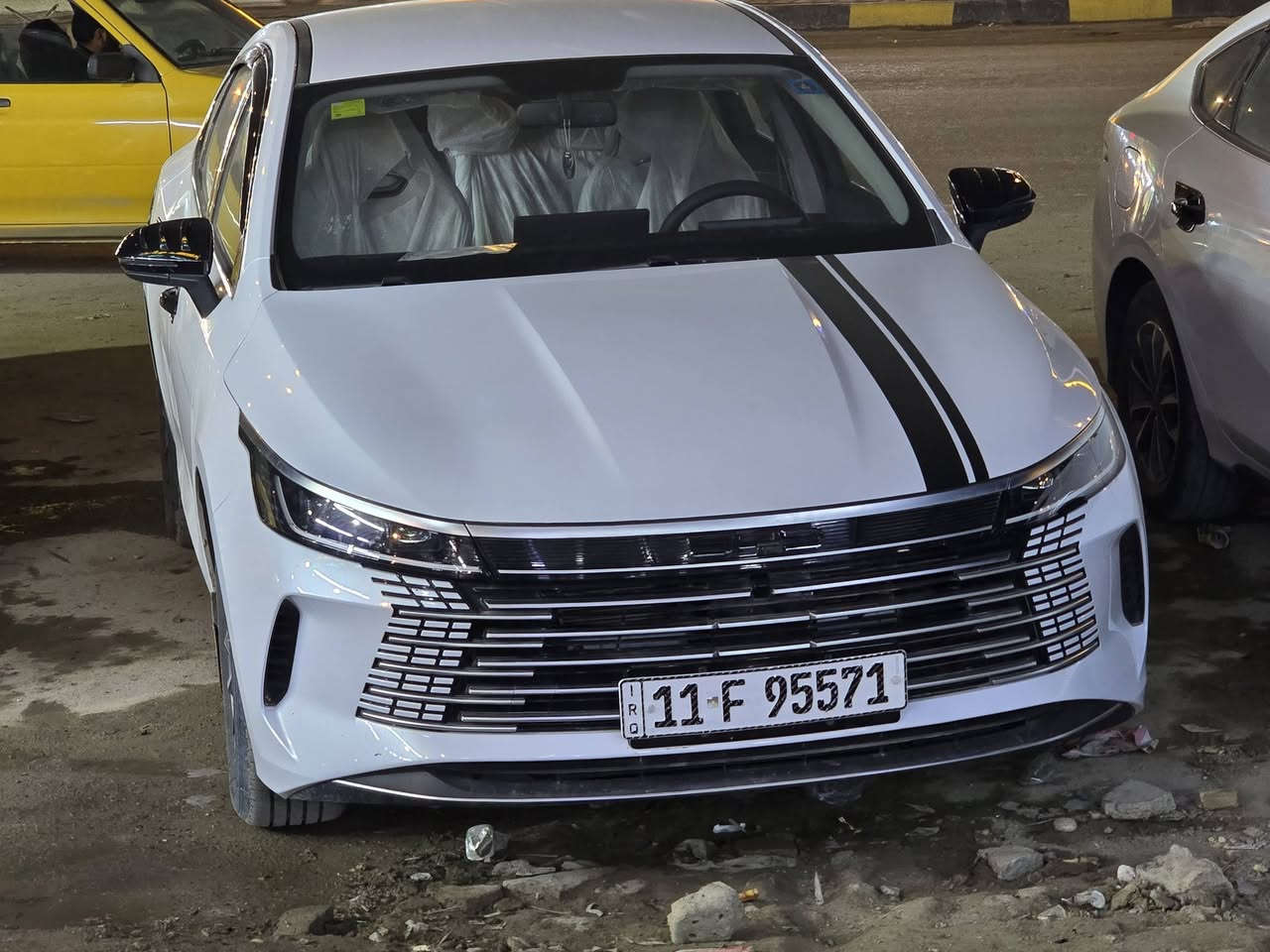 BYD دستروير 
مواصفاتها معروفه ..ماشيه ١٣ الف الكلي .. بيها بارد بسيط ... السعر ١٩ مليون 
مكاني الديوانية 
***********
