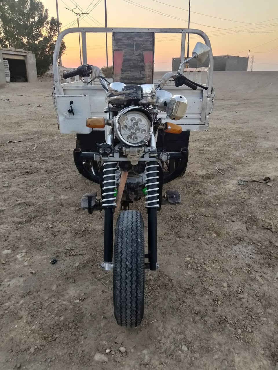 السلام عليكم ستوته 2011 مكفوله نضافه فول أوراق السعر 1وميه وبيها مجال للستفسار ***********
