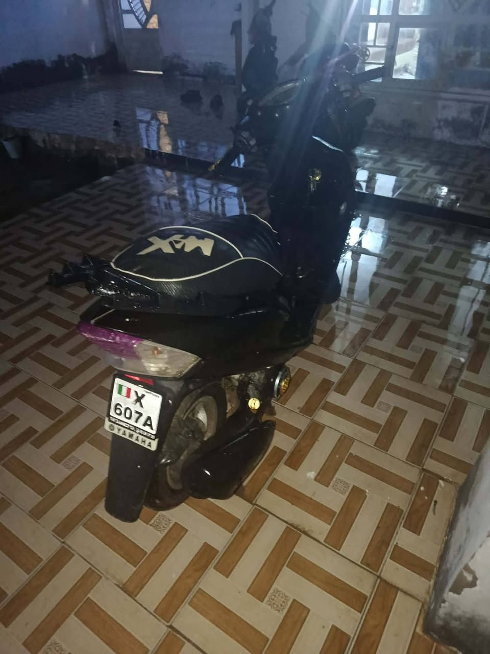 سلام عليكم ماكس عدلة للبيع. سعر  425وبيها مجال  أو مراوس حسب لقناعه ستفسار علا  رقم***********
