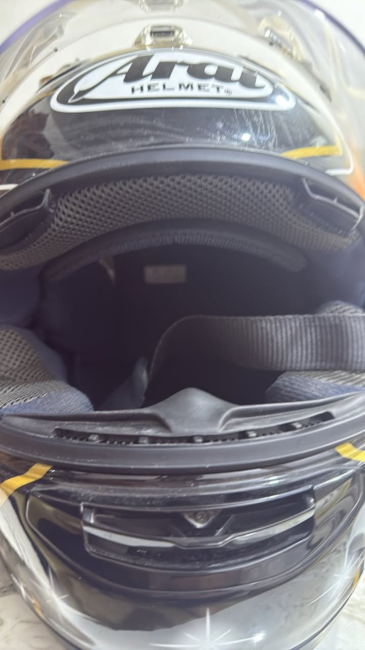 السلام عليكم 
خوذه Arai samurai قياس L لارج للبيع ٦٥٠$
***********
