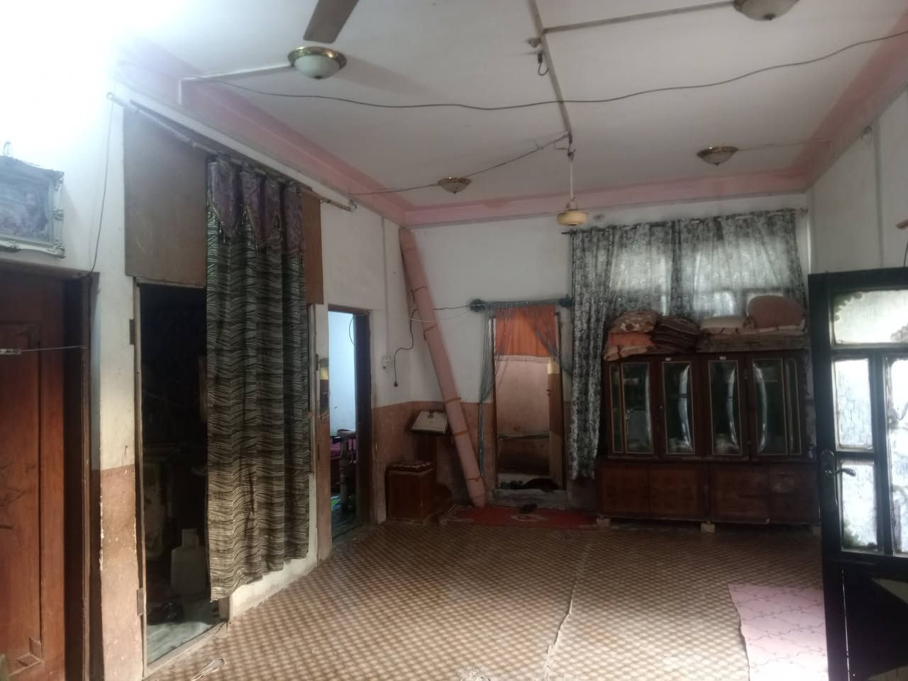 السلام عليكم البيع
يوجد بيت 220 متر قرب حسينيه السواق غرفتين وصاله حمام داخلي ومساحه جبيره يم بيت الحويش عن الشارع العام 150 متر تقريبن ماي كهرباء ومجاري.. سند 25 طابو زراعي .. سعر التفاصيل الرقم *********** واتساب موجود ***********
