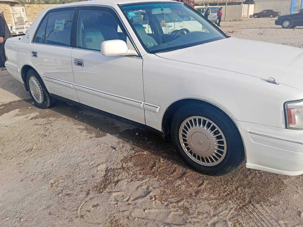 السلام عليكم راس الثور ايسر بلاد للبيع كفاءه العامه من الضربه والصبغ والعيب شرعي سياره بلادي وبيه كتا فحص كير ومكينه بلادي ما جاهز اي شيء كله شغال مكان ناصريه رقم الهاتف‏‪0781 073 2013‬‏
