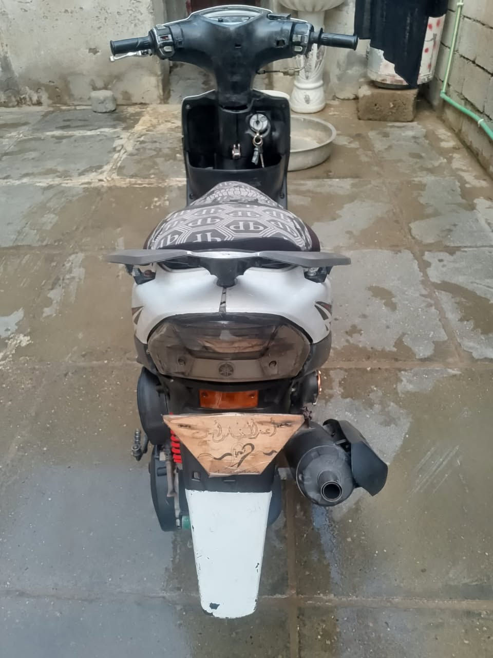 للبيع ماكس عدله مكينه ممفتوحه ومابيها لا نضوح ولا شي كفرات بلاديات نقصها دبلات اماميه عينه مال سرعه ويدة بريك امامي فقط دراجه خير من الله مكاني بغداد الزعفرانيه السعر 650 وبيها مجال حك الجيه  ممتواجد علفيس بس علرقم ‭0771 507 9974‬
