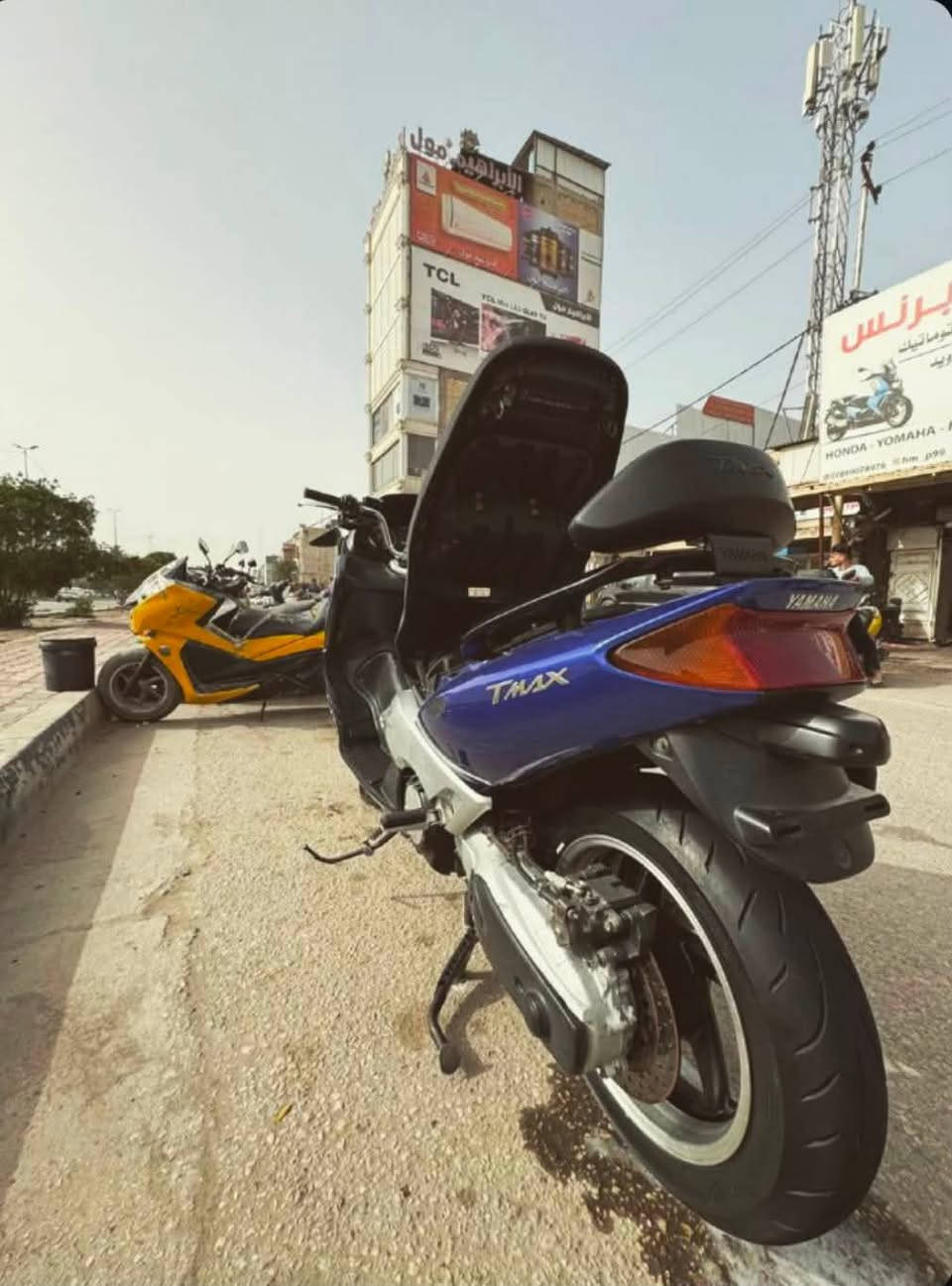 السلام  عليكم تي ماكس 2008
دراجة خير من لله شلعة ومعدل طيران

كهربائيات كلهة شغالة 

بيهة صالنصة رياضي صوت طرب عليهة ادامة كاملة 

دراجه مكينة خير من لله جيب فيتر وفحص 

رقم الهاتف ***********
