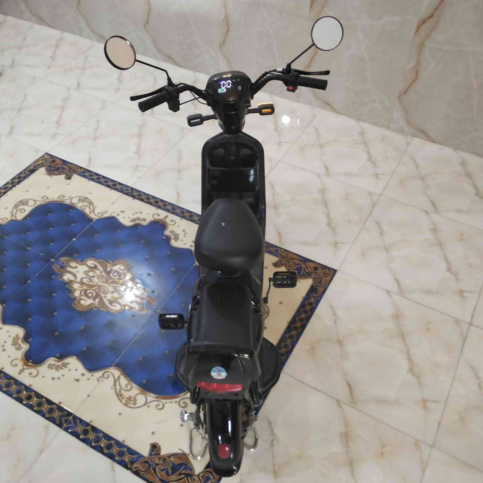 دراجه شحن للبيع ما بيها اي عطل نظافه فول شحن على الكهرباء + وياها شاحنتها كامله العنوان الناصرية اريدو خلف الكراج  السعر 350 وبيها مجال
للاستفسار الاتصال على الرقم ***********
