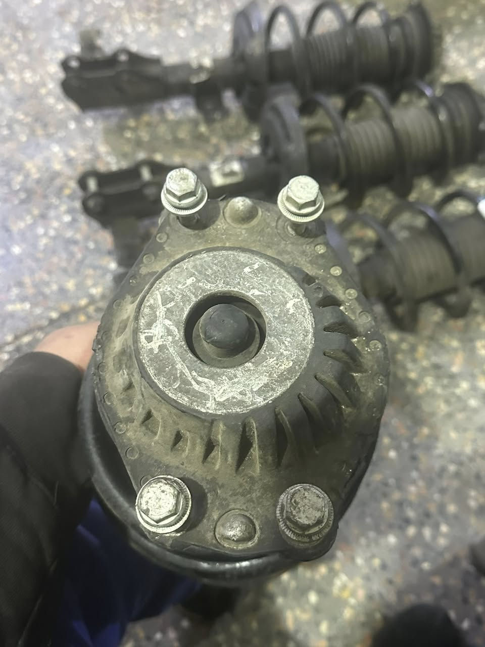 السلام عليكم دبلات ايكونكس من موديل 21-24 سعر الزوج 170 الف
***********
