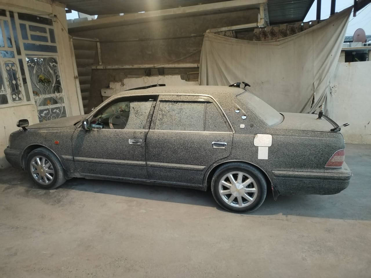 سلام عليكم سياره راس ثور موديل 2000 السياره كفاله عامه  مكينه سته 3500 سعر 120 وبيه مجال قليل مكان السياره حله ناحيه جبله التصال فقط رقم ***********
