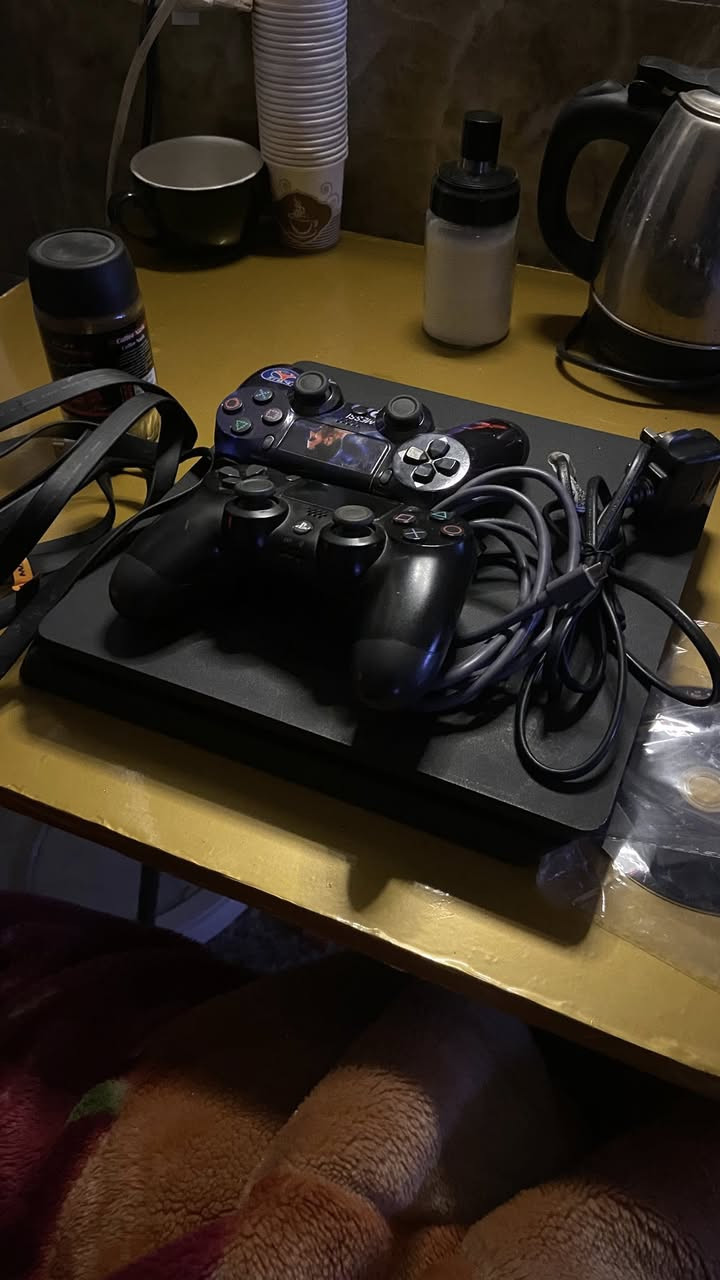 بلي ستيشن 4 slim 
1 وااحد تيراا 
جهاز نضيف ماداخل تصليح
مهكر بي العاب هواي خير من الله
جوستك 2
سعر 230 قفل بدووون عمله 
 مكاني كربلاء


**إذا كنت صاحب هذا الإعلان وتريد حذفه لأي سبب، رجاءا أرسل رسالة إلى الدعم الفني**
