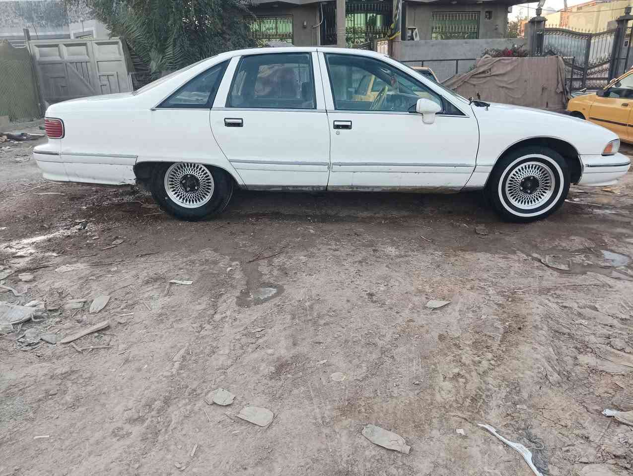 السلام عليكم شباب سياره للبيع دولفيبن موديل 92كهربايات كله شغال تخم تاير جديد رقم انكليزي كربلاء سنويه ال28 خصوصي بسمي السياره خير من الله السعر 27وبيه مجال كير مكينه البلاديه مكاني بابل مامتواجد على الفيس هذا رقمي الاتصال فقط ***********السياره مال واحد مستعجل على البيعه
