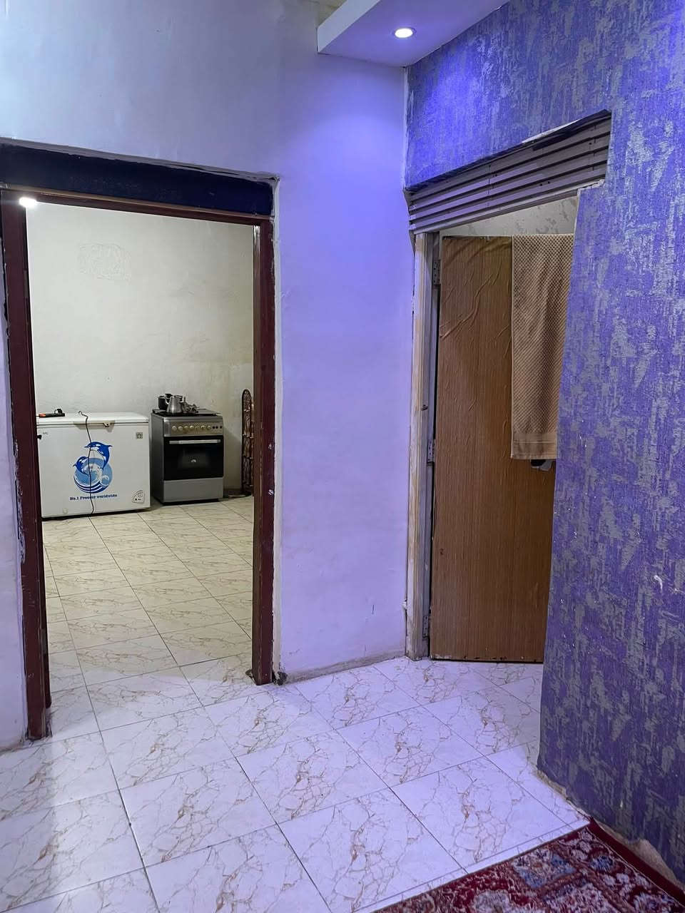 سلام عليكم بيت للبيع قرب جامع سيد علي
مقابيل شارع النهر بشارع ماهر ثاني فرع على اليسره 

مساحه البيت 300 وشويه 
عدد الغرف 4
+صاله +مطبخ +ستقبال 
البيت كله سيراميك لفوك ولجوه 
مع ديكورات حديثه كل البيت 
حدائق عدد 2 مع كراج 
الاستفسار اكثر 
***********
