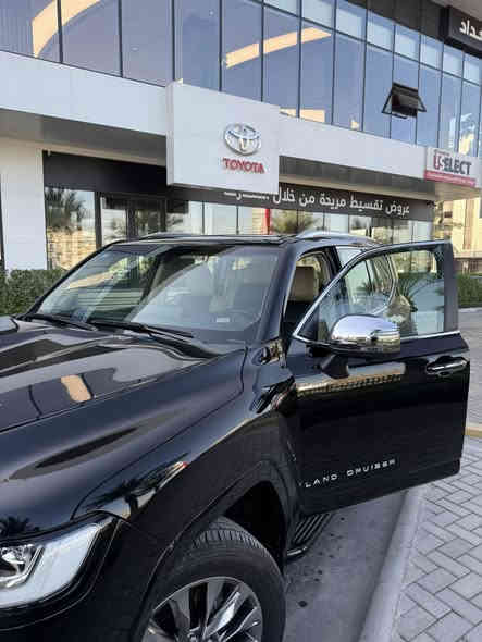 تويوتا لاندكروزر VX LiMITED 2024
فول فول مواصفات BLACK EDITION
* ضمان شركة SAS
* المسافة المقطوعة   24282KM 
* رقم بغداد  • المالك الأول • 
فول مواصفات  مكفوله كفالة عامه من كلشي وكالة ساز ام ضمان لمتد بلاك  اديشن  مغلفه PPF بالكامل داخل شركة تويوتا SAS ضمان10سنه  . وختم بكل مكان بلاك ادتشن من الوكالة  
غرفة السياره جديده بمعني الكلمه الكشنات مغلفه بالكامل وأرضيات كذالك 
مكينه 4000  تنفس طبيعي 
محرك كير بشرط مامفتوح كفاله 
كاميرات محيطية 360 درجة 
فتحة سقف 
ثلاجة وسطية
شاحن لاسلكي 
مقابض أبواب نيكل 
داخليه من الصاج 
مرايا قابلة للطي كهربائيا 
تشغيل عن بعد وبصمة تشغيل 

* باقي الموصفات معروفه 
سيارة حيل نظيفة كلشي عل بلاد جديد 
* باسمي السنوية  بشرط التحويل  
مكان السياره  بغداد _ السيدية 
* التواصل 
* ***********
