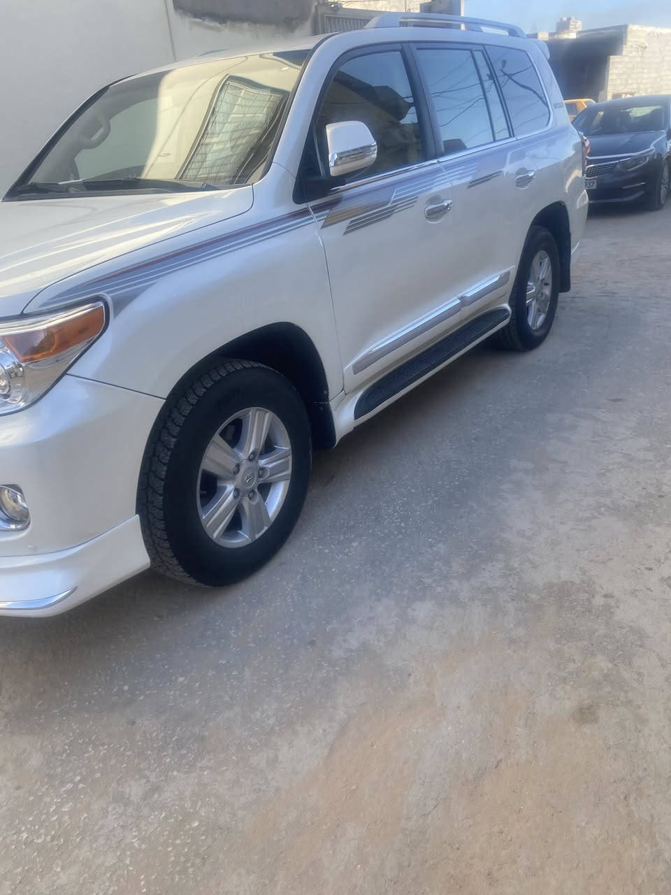 سلام عليكم للبيع موديل 2014 بريم بأسمي سنويه وهزه وارقام جديد السياره جاهزه ما بيها اي نقص السعر المطلوب 33 الف بيها مجال العنوان كربلاء  ***********
