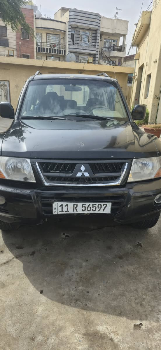 السلام عليكم 
سيارة باجيرو موديل ٢٠٠٤ 
كير عادي  مكينه ٣٠٠٠ 
السيارة مصبوغة حزام للجمالية 
السيارة بيها قبق ولفات تذب من عنده دهن 
مكينه لا تبخر ولا تصرف 
بيها نضوح من بور ستيرن  
السيارة ب اسمي رقم جديد 
مصفرة غرامو تحويل ثاني يوم 
مكاني بغداد م الصدر  
غير متواجد على الفيس 
رقم 
***********
السعر ٦٢ وبيها مجال بسيط
