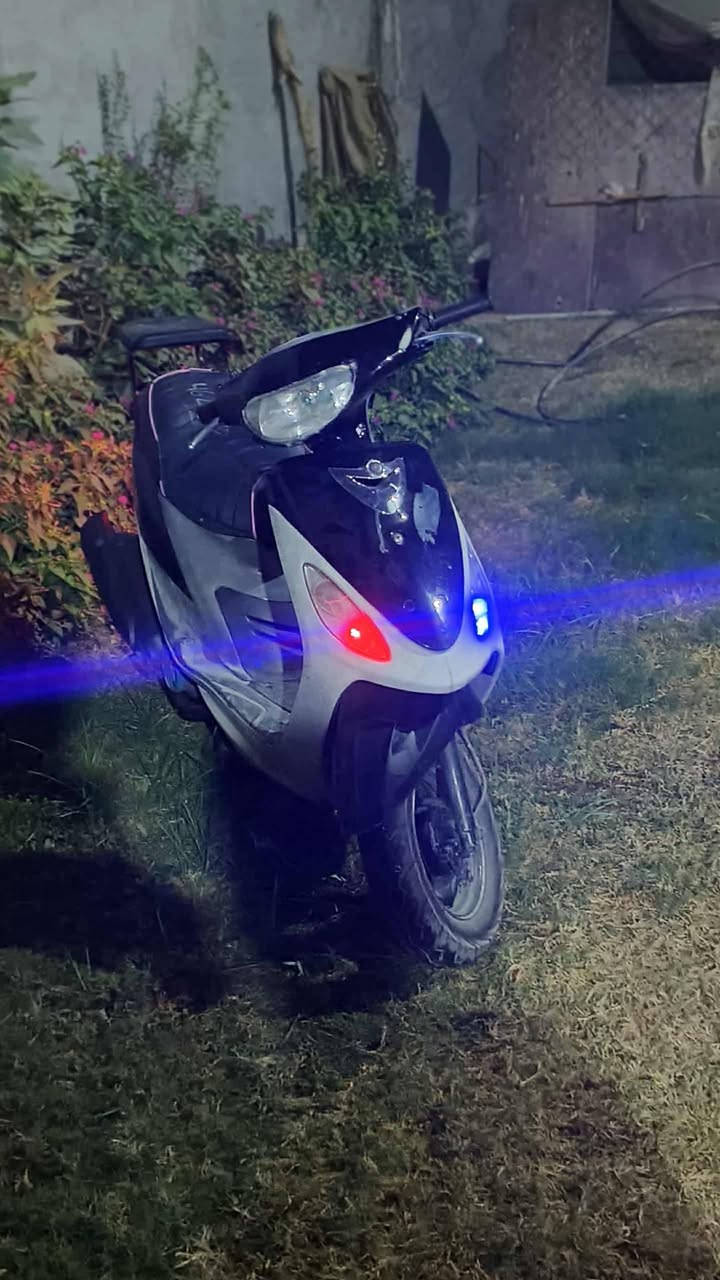 السلام عليكم موجوده ماكس منغولي البيع دراجه كامله نقصها باتري  مكينه بلاديه كفرات بلادي مختمه ختم واحد اوراقه كامله عليه صالحه FM السعر ٦٥٠ و بيها مجال حك الجيه مكن شاطئ التاجي قرب جسر المثنى  ***********
