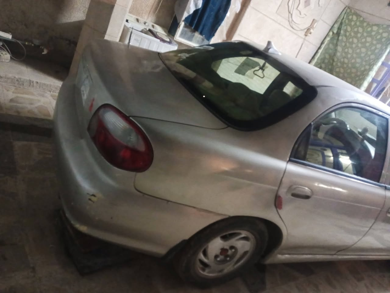 سيفيا موديل 2000 سياره بسمي رقم نكليزي هزه جديده سنويه لل 31 تحويل ثاني يوم مابيها اي نقص 40$وشراي يدلل ***********
