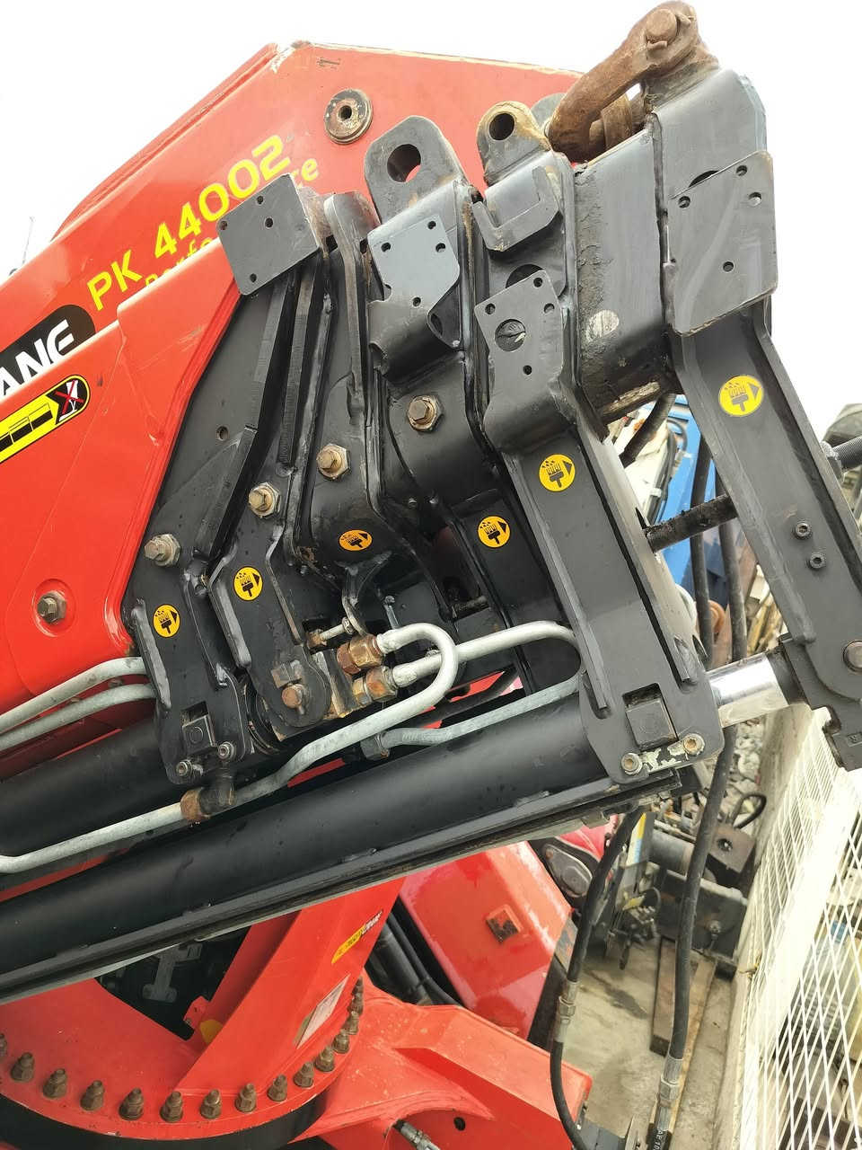 كرين بالفنكر 14 طن موديل 2007   6 سلايد اوربي واصل جديد مكفول كفالة عامة
السعر 380 ورقة
اربيل
***********
واتس اب
