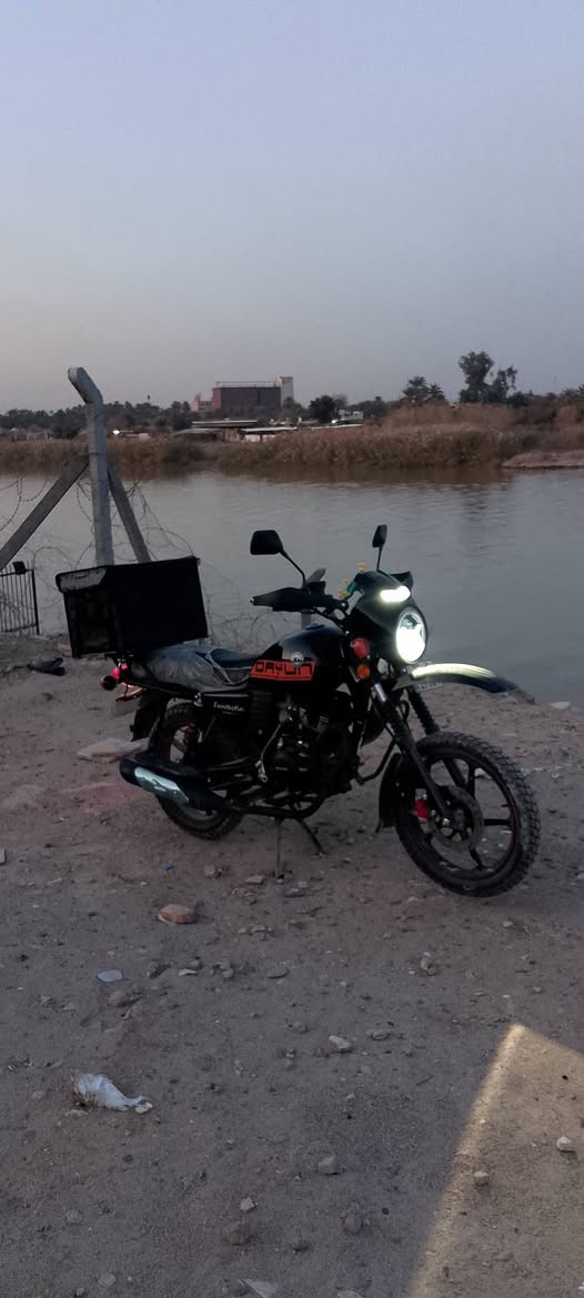 سلام عليكم دراجه للبيع موديل 2026 رقم اربيل بسمي تحويل ثاني يوم دراجه جديده بعدها صار شهرين من طالعه من شركه السعررر مليونين و600 رقم هاتف ***********
