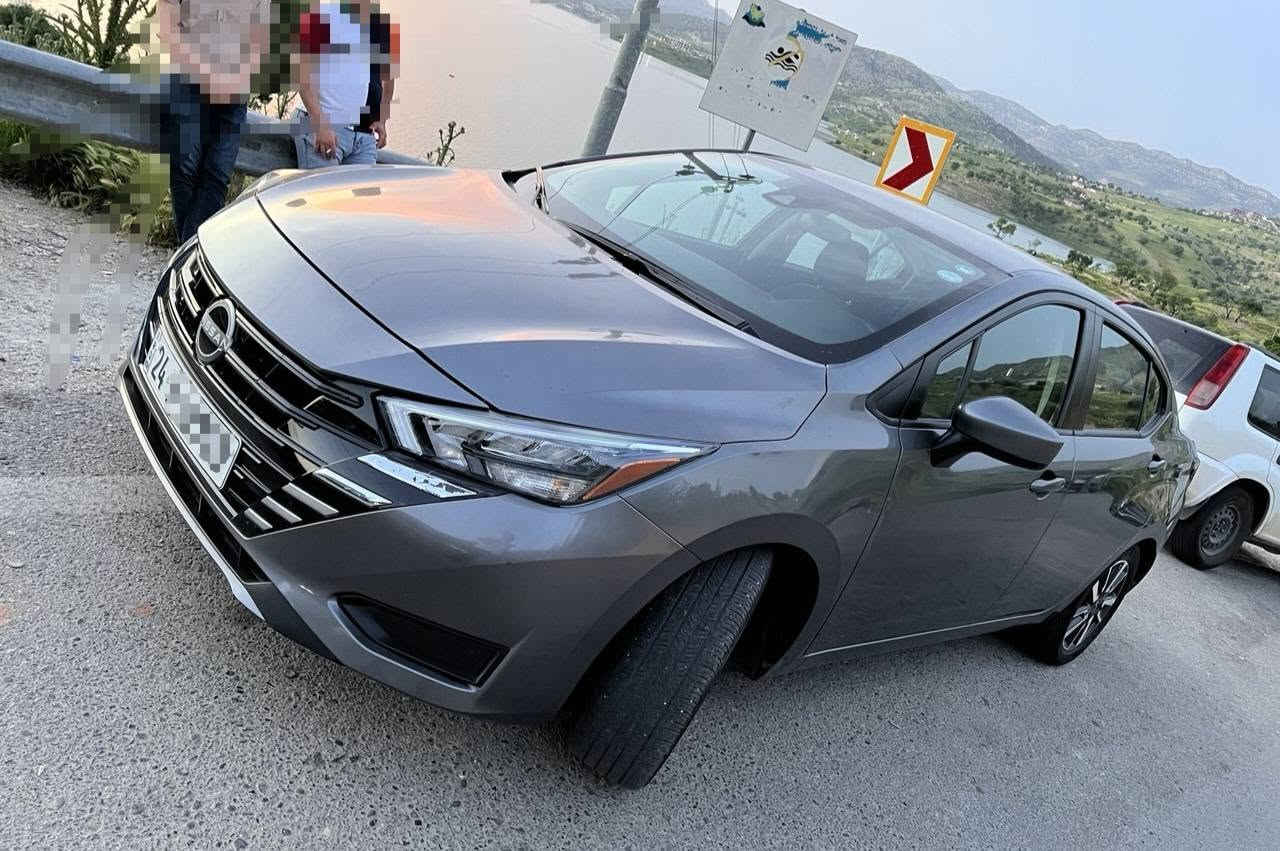 نيسان فيرسا 2025 مواصفات Sv
لون نفطي
رقم دهوك
ماشية 22  الف
صبغ بوند و جاملغ الامامي اليسار شرط بدون دواخل وشواصي
بصمة عدد ٢
تشغيل عن بعد
لايت زينون + حاجب نهاري
رادار أمامي + خلفي + جانبي
توقف ذاتي أمامي وخلفي
حساسات خلفية
تحديد مسار
كشن لونين
ويل كب 
شحن موبايل وايرليس
تحكم ستيرن
شاشة كبيرة وكار بلي
كيجات الكتروني
كاميرا خلفية دواره
سنتر لوك
جامات كهرباء بالكامل  
للتواصل *********** - ***********
السعر 135 $ دهوك, العراق
