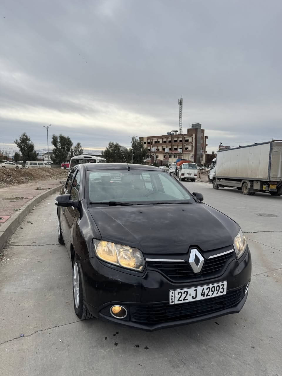 ڕینۆ سیمبول ٢٠١٦
کارەبای بە شەرت 
مەکینەی بەشەرتی فیتەر
تەبدیت و گەرمی بەشەرت 
تایەی تازە 
سەنەوی تا ٢٨ تازە
بە شەرت تەحویل 
شاشە ئایپاد
گێر عادی و ئۆتۆ
تازە سێرڤسی بۆ کراوە
بەس چەمەلەقی لای سایەق بۆیاخە
73 گەڵا و مەجال 
***********
