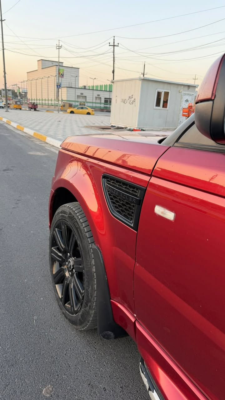 السلام عليكم
رانج روفر سبورت se
موديل 2010 لون احمر 
رقم مميز + رقم جديد+ هزه جديده
مكينة 8 سلندر
مقاعد نص جلد نص شاموه 
تحكم ستيرن شاشة بلوتوث
تحكم مقاعد بصمة
فتحة والمواصفات المعروفة
بيها قطعه وحدة كلير 
سياره ماشية143.000 كيلو
وارد خليجي 
سيارة ما ناقصها أي شي وخير من الله 
مكاني بلديات تقاطع الأمن العامة 
رقمي. ***********
سعرها 145 وبيها مجال بسيط
