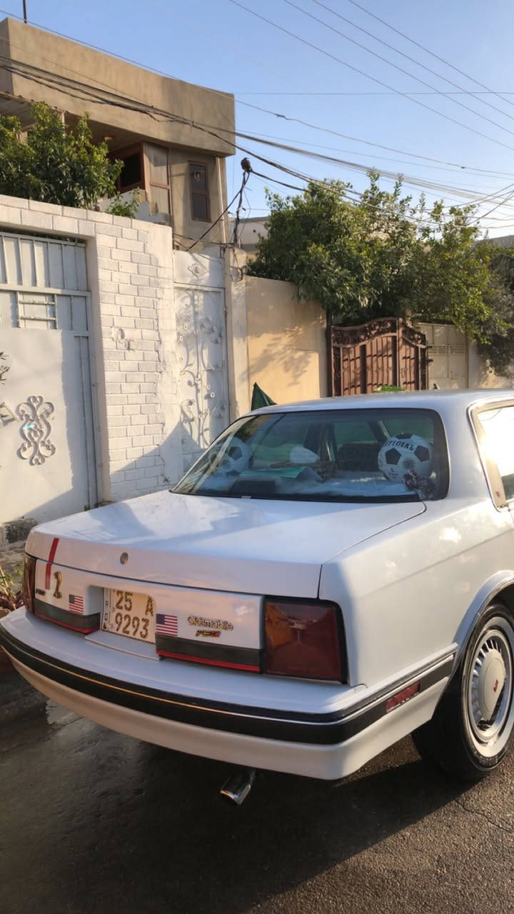 سـلام علـيكم اولدز موبيل 1990
صبـغ عام جماليه 
محرك جديد مبدل صارله شهر بس بي صوت جعوب قليل مابي لاصرف لا بغار شلعه تشك كاع كشرها حلو يخبل كبات واحد مكسور والبقيه شويه صبغهم تعبان سياره حلوه وكاعده مابيها اي عيب سبب البيع علمود نسافر ومكاني كركوك و رقمي ***********
