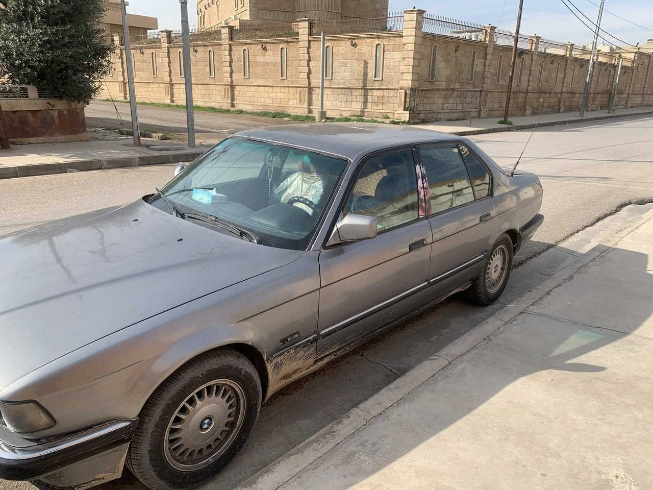 سلام عليكم عندي هاي سيارة 730رقم بغداد  بسمي سيارة سعرها (50$)ورقة بيها مجال مكان سيارة موصل حمدانية الاتصال على هذا رقم ***********
