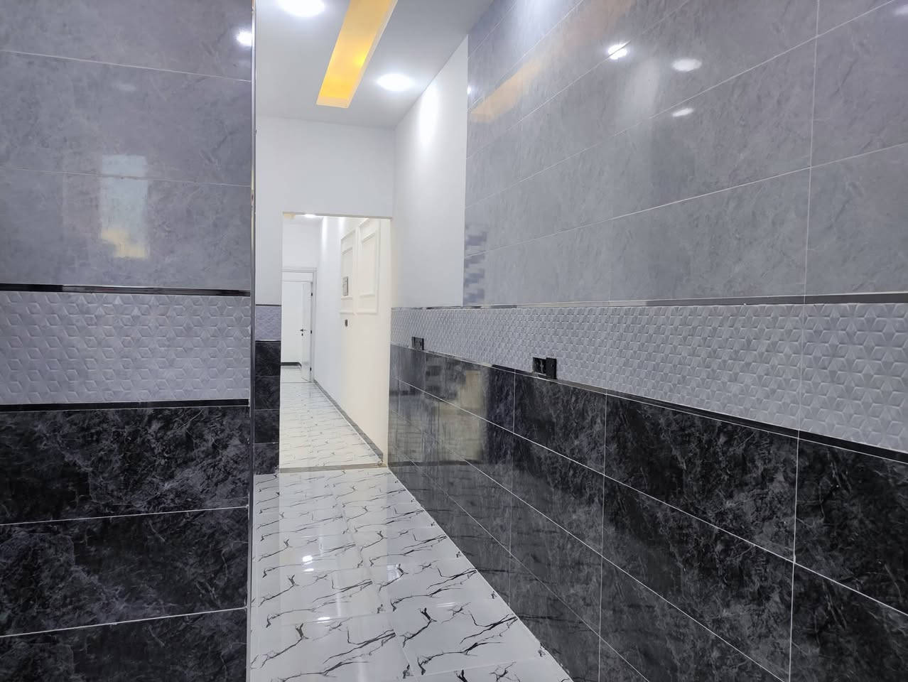 دار للبيع – حي الملايين الأولى / خلف الكمرك
صنف العقار ملك صرف بستان
💥 المكاتبه مع الشرعي مباشر صاحب السند
الدار زيرو تسليم فوري
المساحة: 110م –
🔹 يحتوي: استقبال، هول، مطبخ، 3 غرف نوم، صحيات
للاستفسار: *********** – *********** –
*********** – ***********
مكتب ربيع نينوى للعقارات – ثقتكم سر نجاحنا🌿
