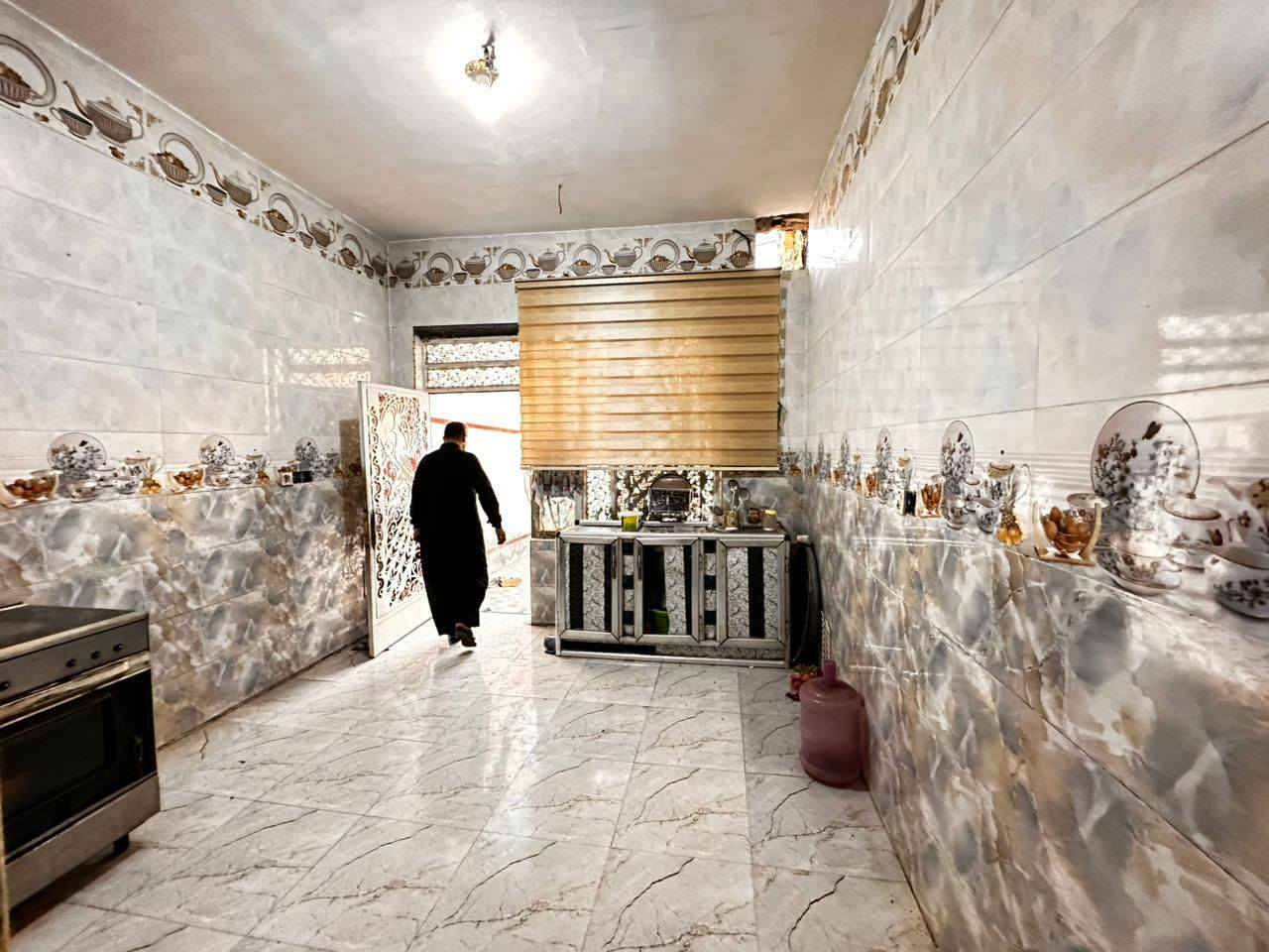 للبيع بيت زراعي سند (٢٥) معاملة البلدية كاملة قرب مول ابو نور الفرع ماقبل الاخير يبعد عن الشارع السايدين (٢٥٠)متر
المساحة (١٨٠)متر بيت كامل خدمات ماء+كهرباء
بناء بلوك السقف عگاده ملاحضه السعر مناسب جدا
للاستفسار مراجعة مكتب (بصمة اعمار للعقار)
واسط ـ الزبيديه -مجاور اسواق بيت عزيز ذياب 
او الاتصال 
***********
***********
***********
