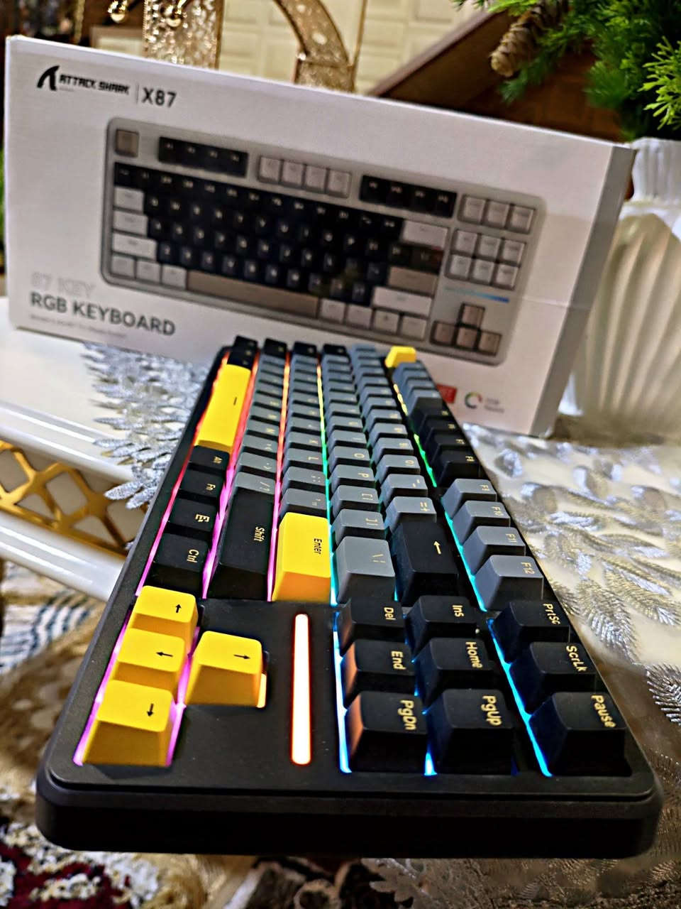 كيبوردات + ماوسات للبيع
Keybord Attak Shark X87 . 75% Size . black 
سعره 50 الف 

( Mouse Attak Shark X3 pro )
8k poling rate ( wired )
4k poling rate ( wireless )
سعره 50 الف
(ملاحظة ) بماوس الاتاك شارك قبل اسبوع بدلت كلكات افضل من الي كانت موجودة بي وصار افضل بل اداء و باقي مواصفاته كدامكم بالصور 

Keybord Redragon Shiva white 
سعره ٢٥ الف

mouse Asus Tuf Gaming M3 
سعره ٢٠ الف 

اذا كلهن اساهلك بالسعر ♥️🌹

بغداد - الدورة


**إذا كنت صاحب هذا الإعلان وتريد حذفه لأي سبب، رجاءا أرسل رسالة إلى الدعم الفني**