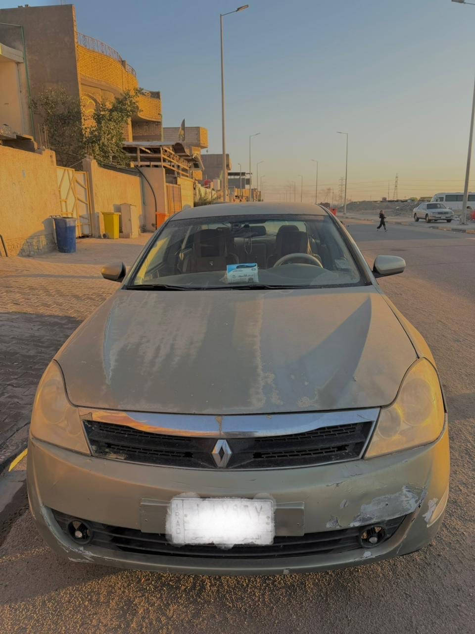 السلام عليكم سيارة رينو سافران ٢٠٠٩ محرك كامري حدادية جديدة دواخل نضاف السيارةمامصبوغة السيارة حلوة بسمي رقم بصرة بيهة بس خياسات بالبيبان مكاني بصرة السعر 48 وبيهة مجال رقم الهاتف *********** /***********
