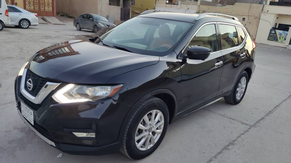 نيسان روج موديل 2018 فوول مواصفات عدا بانوراما .كشن جلد وكهربائي وخزن رادارات 360 درجه محرك وكير بالشرط  كيرها مبدل بموديل  2023   سياره دينار مابيها مصرف جاهزه بيها دفتر بانزين سنويه مشروع وطني  بونيد صبغ وبيها تعديل بالجامرلغ جهه سكن واقل من شبر بالباب سكن فقط شراي يخابرني *********** كركوك, العراق
