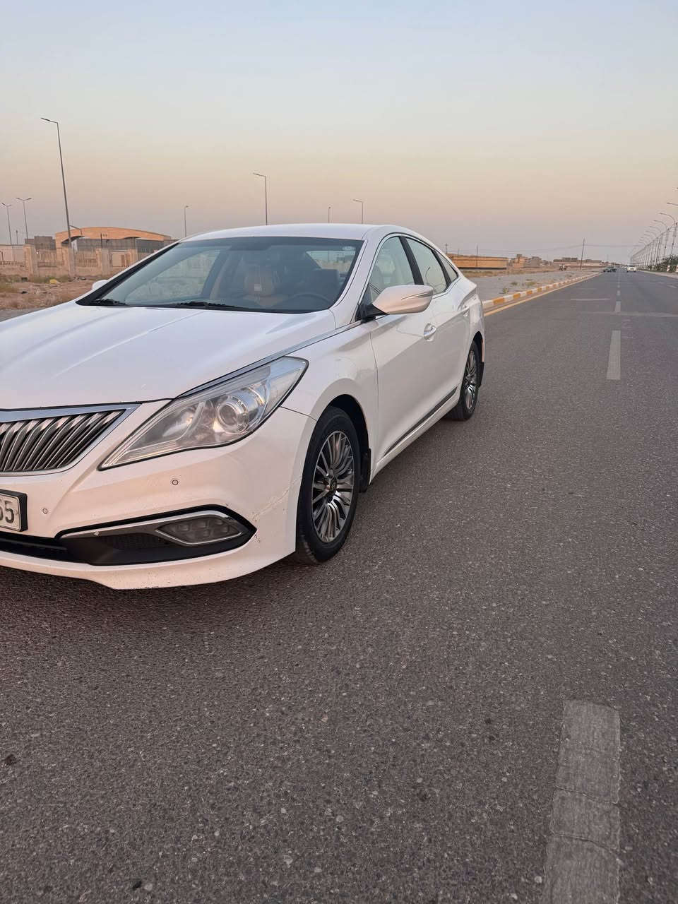 السلام عليكم هونداي أزيرا موديل ٢٠١٥ خليجي كفاله من الصبغ والتبديل ماعدا مكان واحد بارد بالداير الخلفي فقط مكينه ٦ سلندر سياره جاهزه بدون نواقص مكينه كير حداديه تبريد جاهزه رقم أربيل سنويه لغايه ٢٠٣٠ تنتهي تريد تحويل أو وكاله السعر ١٣٠ وبيهه مجال الهاتف 
*********** مامتواجد على الفيس متوفر واتساب واتصال العنوان البصرة أم قصر Singapore

