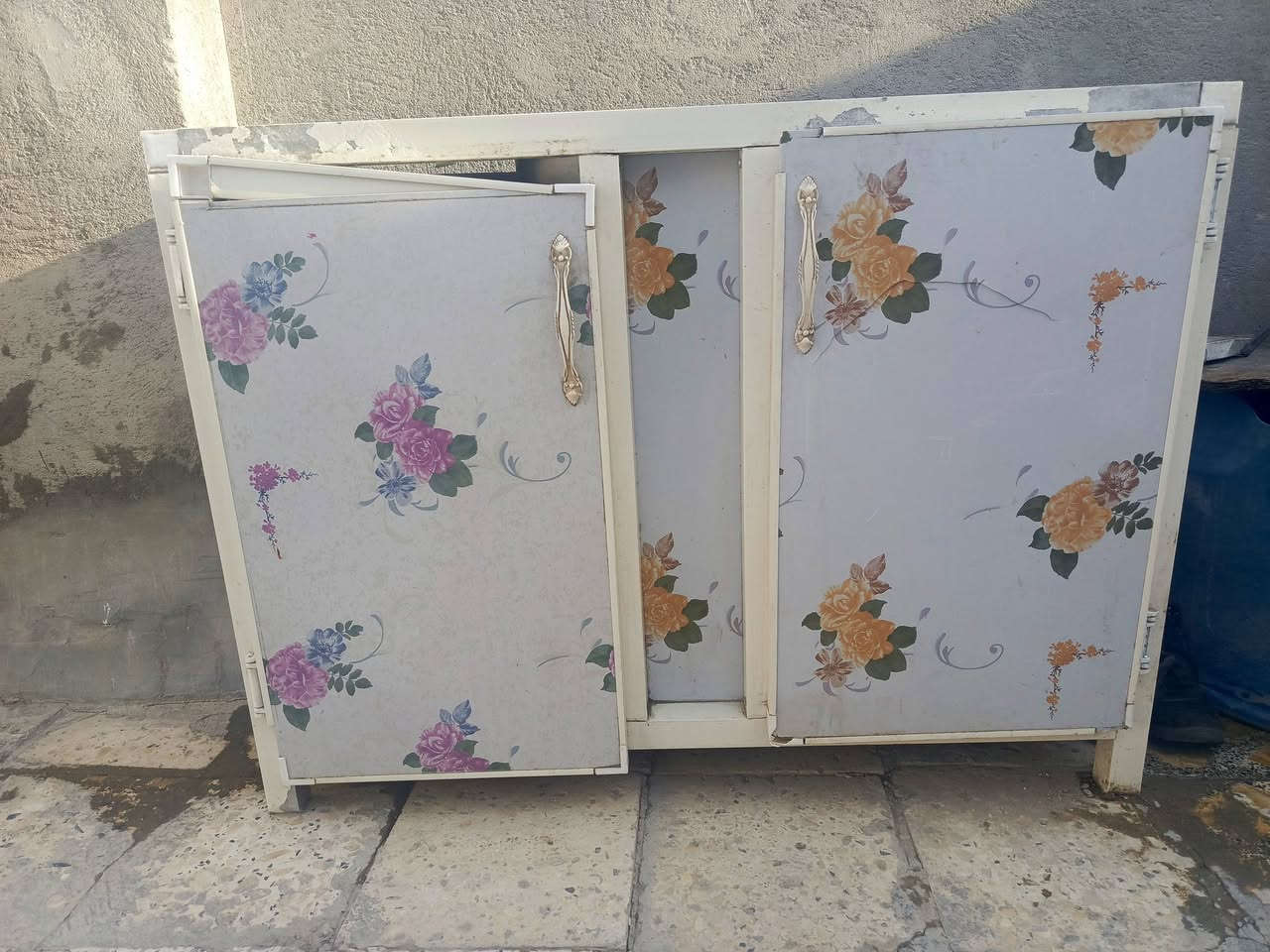 سلام عليكم غراض للبيع كلها مستخدمه قليل السعر خاص ***********
