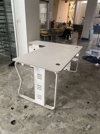 ميز مكتبي • قطعتين • ٩٠×١٨٠