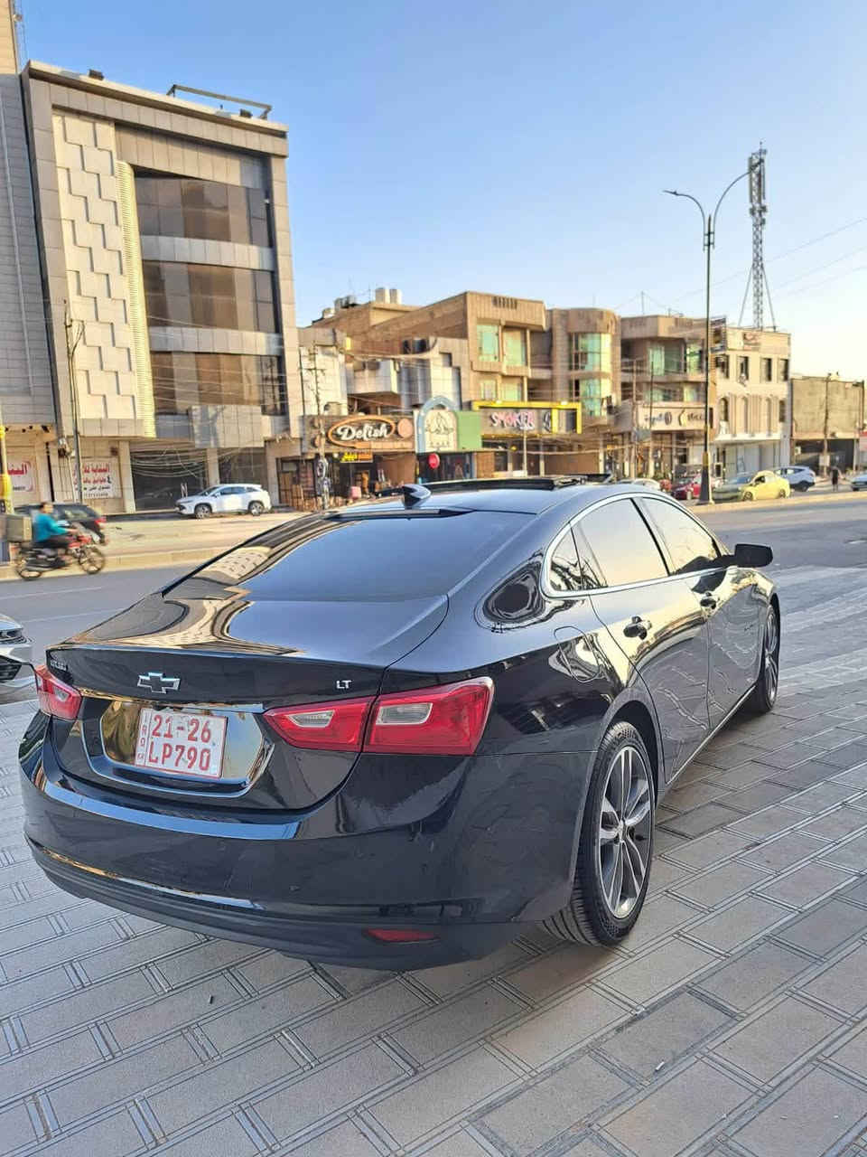 لليدور (نضيف ،مميز ، بدون صبغ )

_ شوفرليت " ماليبو "

_بلاك ادشن 

_  موديل { 2024 } 

_لون اسود   

_مواصفات  ' LT2 '

_ بانوراما

_رادار امامي 

_رادار خلفي

_رادار جانبي

_حساس خلفي

_داتا شو

_كامرة امامية تفاعلية مراقبة خط السير (تحذيرات)

_كامره خلفيه دواره 

_تحديد مسار 

_هاند بريك بصمه

_اوتو ستوب 

_مقعد السائق كهرباء

_مقاعد امامية تدفئة

_بصمه تشغيل وابواب وصندوك

_تشغيل عن بعد 

_لد امامي 

_كشاف نهاري

_ويل برمير حجم 19

_ تبريد مناخي منفصل 

_شاشة كبيرة تدعم نضام ابل كاربلاي + اندرويد اوتو(واير ليس) + جميع اعدادات السيارة + تحكم بالتبريد والمناخ

_ حادثها موضح بلصور

_شرط بدون دوخل 

_بدون ايرباك 

_بدون صبغ تبدل بلادي نفس اللون 

_ السيارة دخول جديد 

_ماشيه 21 الف بامريكا

_ صور الحادث مرفقه بالمنشور 

_ السيارة بحالة الوكاله وبكتلوكات الشركة من اصغر تفصيلة بيها لأكبرها حالها من حال الكلين تايتل
سعره 150 وبيها مجال للطيبين 
_السياره مرقم أربيل 

_  مكاني بغداد الكرخ 
***********
