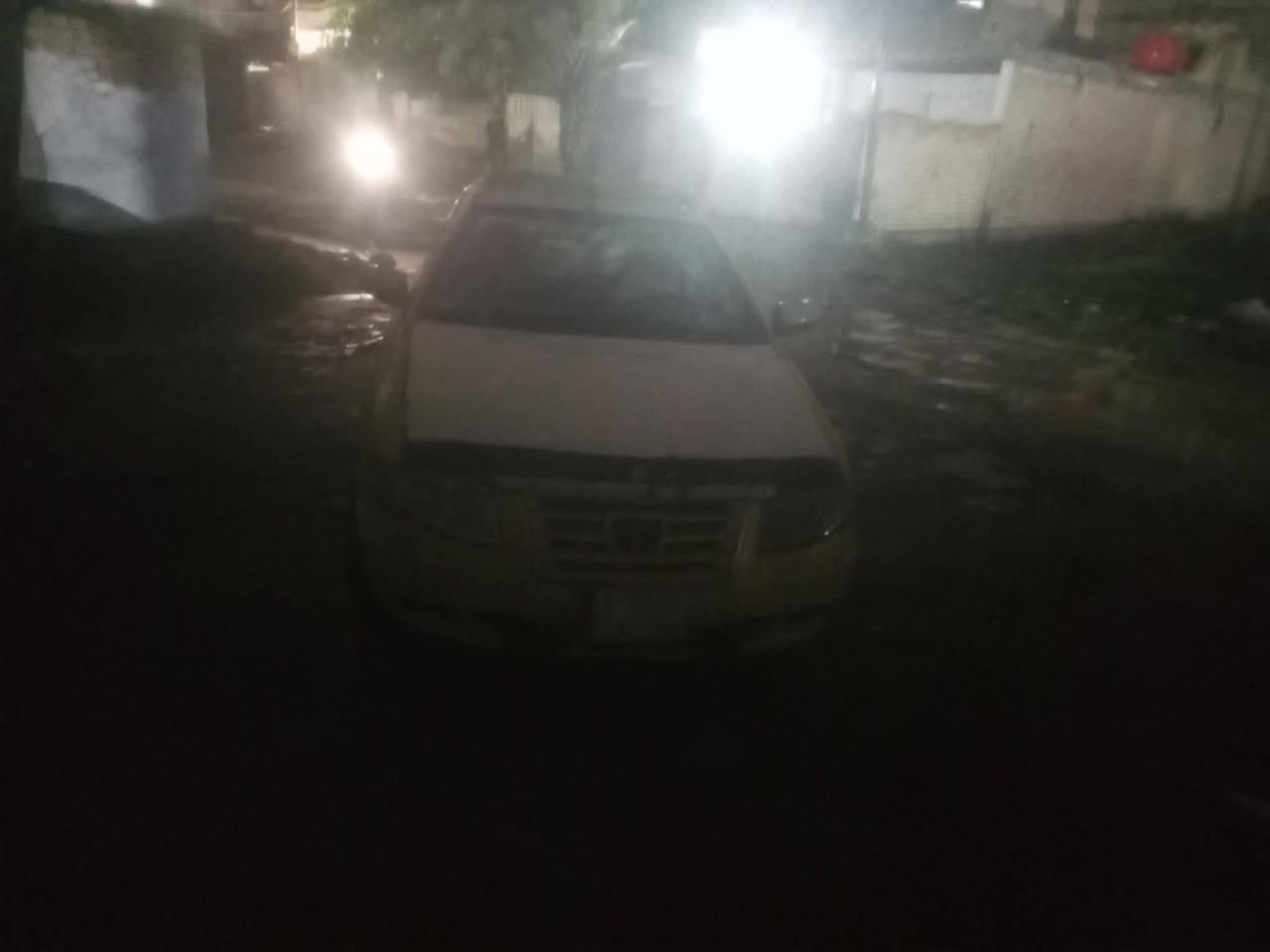 سلام عليكم سمند 2011 كير ومكينه مكفولات لاتنقيص ولاتبخير تبريد ثلج تحويل يمتى مايعجبك مطلوبه غرامات 600  على المشتري وهيؤه مصفره سعر 19 (*********** المكان بغداد سبع البور
