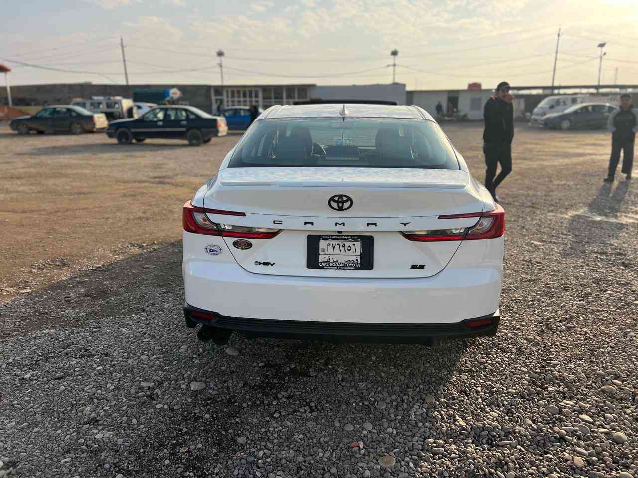 كامري 2025 SE Plus اعلى فئه بل se
لون ابيض  وضررها جداً بسيط بدون ايرباكات بدون دواخل

 ضررها نازل بالصور 👇 وماشيه 13000ميل  السياره رقم منفيست بأسمي داخله 

ورقمها يكلف 275 الف لأن هايبرد 

مواصفات السياره 

فتحه سقف سلايد 

 

- *المحرك:* 2.5 لتر هايبرد

- *التصميم الداخلي:*

- مقاعد من الجلد.

- مقعد السائق كهربائي.

- عجلة قيادة مغلفة بالجلد مع مجاديف تغيير السرعة.

- دواسات رياضية من الألومنيوم.

- *.

- نظام تحكم مناخي ثنائي المنطقة.

- شاحن لاسلكي للهاتف.

- نظام Apple CarPlay و Android Auto.

- *الأمان:*

- نظام تويوتا Safety Sense 3.0.

- نظام منع التصادم.

- مثبت السرعة التكيفي.

- تنبيه عند مغادرة المسار.

  وكثير بيها مواصفات ايضاً
 

رقم صاحب سيارة ‭0773 695 4295‬
