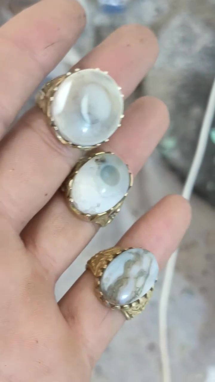 25الف بس احجار گصي وجراختي


**إذا كنت صاحب هذا الإعلان وتريد حذفه لأي سبب، رجاءا أرسل رسالة إلى الدعم الفني**