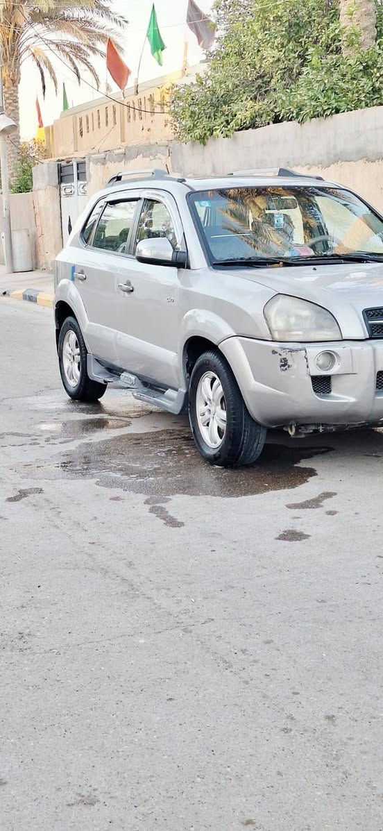 توسان موديل 2008سيارة مكفولة 
كفالة كير مكينة جدد تخم تاير
 صدر جديد تبريد ثلج 🥶
 رقم بغداد خصوصي بيع او مراوس ***********//***********
