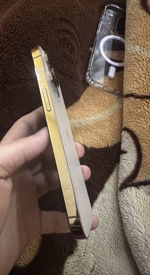 السلام عليكم
ايفون 13 برو للبيع
ذاكرة 128
بطارية 70
الجهاز اول منزل اخذته لحد هسه ويايه ممفتوح نهائياً نهائياً ضمان ماستر 
الكارتونه ويا موجودة 
الجهاز نضيف شرق اوسط 
(السعر 550 الف ) وبي مجال بسيط 
(مكاني بغداد حي الخضراء )


**إذا كنت صاحب هذا الإعلان وتريد حذفه لأي سبب، رجاءا أرسل رسالة إلى الدعم الفني**