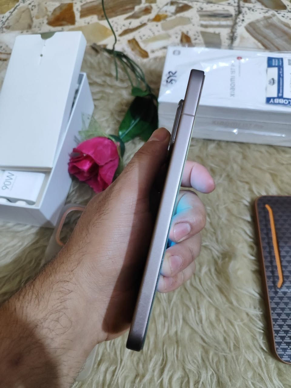 سلام عليكم اخوان جهاز شاومي 15T pro ذاكره 512ـ12 كامل الملحقات مع هديه كفرين  جهاز نضيف جدا صحه البطاريه 97 عدد الدورات 196 خواني جهاز معروفه مواصفاته ومكانيته وسعر الجديد بعد الصعود للبيع بسعر 700 الف او مراوس مكاني بغداد مدينه الصدر رجاء اخواني هذا سعر ثابت بدون عمله لطفا للاستفسار خاص او وات ساب ***********
